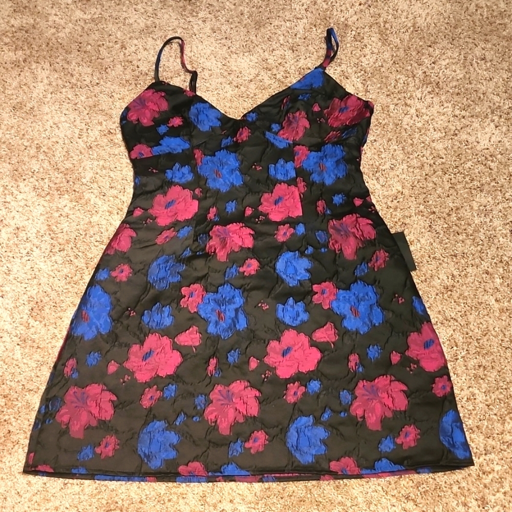 3/$20 NWT lulus floral dress